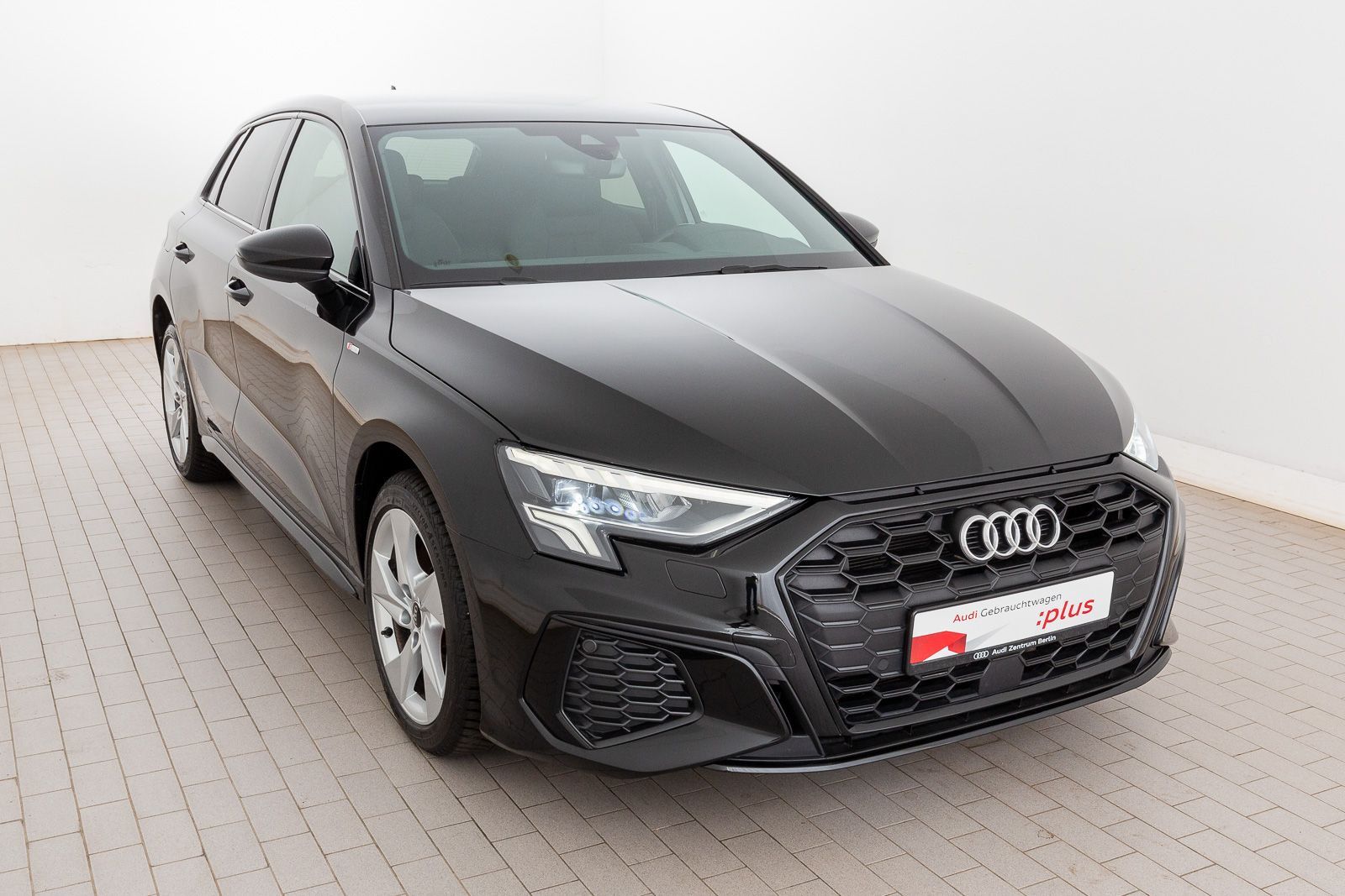Audi A3 Sportback TFSI e S line - Samsaru's Car Outlet