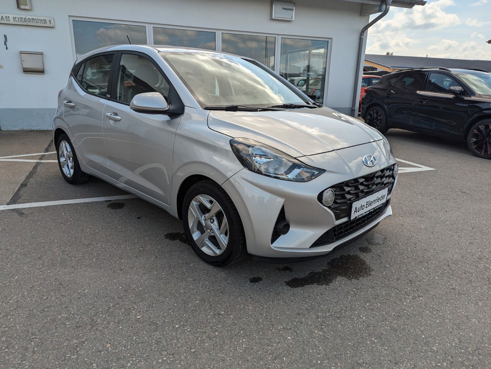 Hyundai i10 Trend - Samsaru's Car Outlet