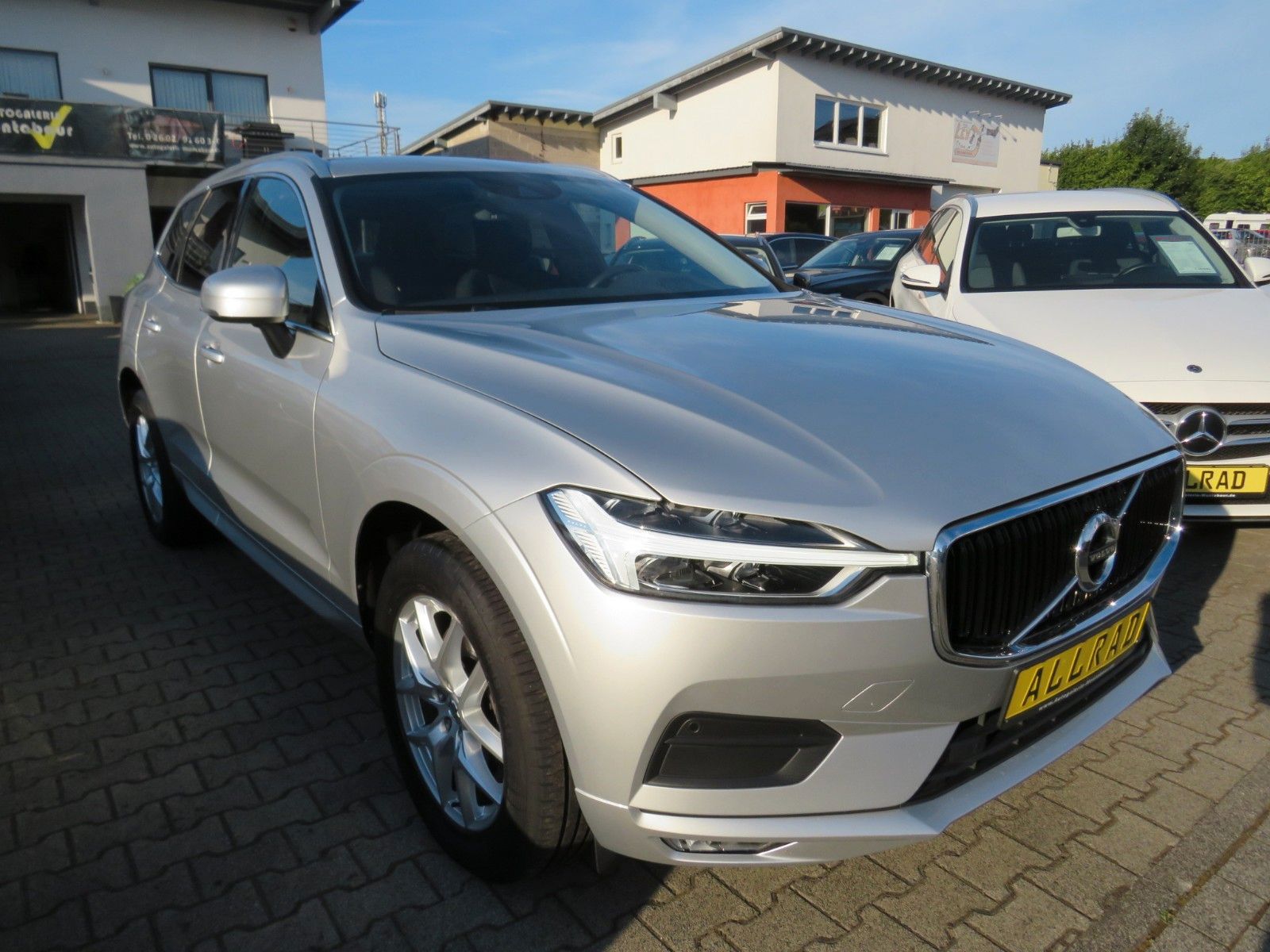 Volvo XC60 Momentum Pro AWD *PANO *AHK *KAMERA
