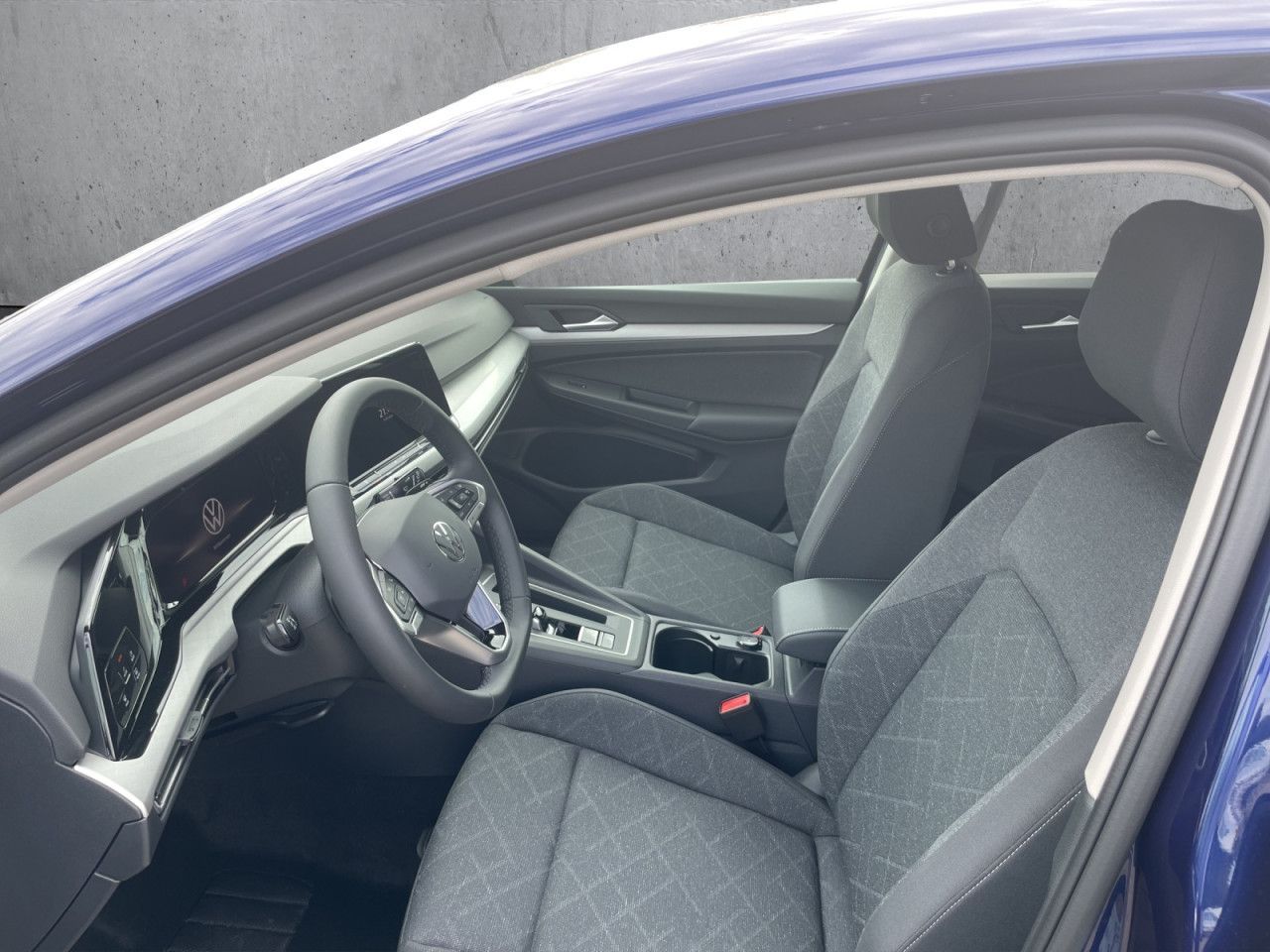 Volkswagen Golf VIII 1.5 eTSI - Samsaru's Car Outlet