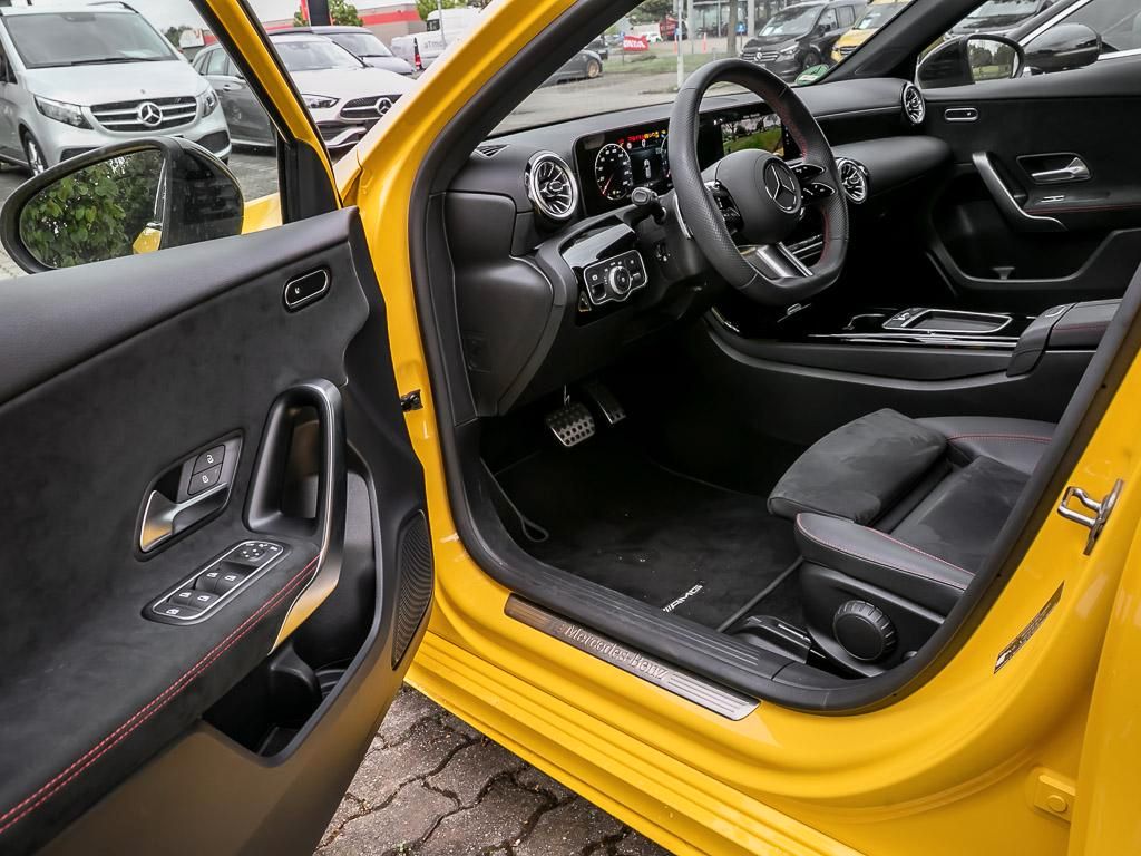 Mercedes-Benz A 180 AMG Advanced Plus - Samsaru's Car Outlet