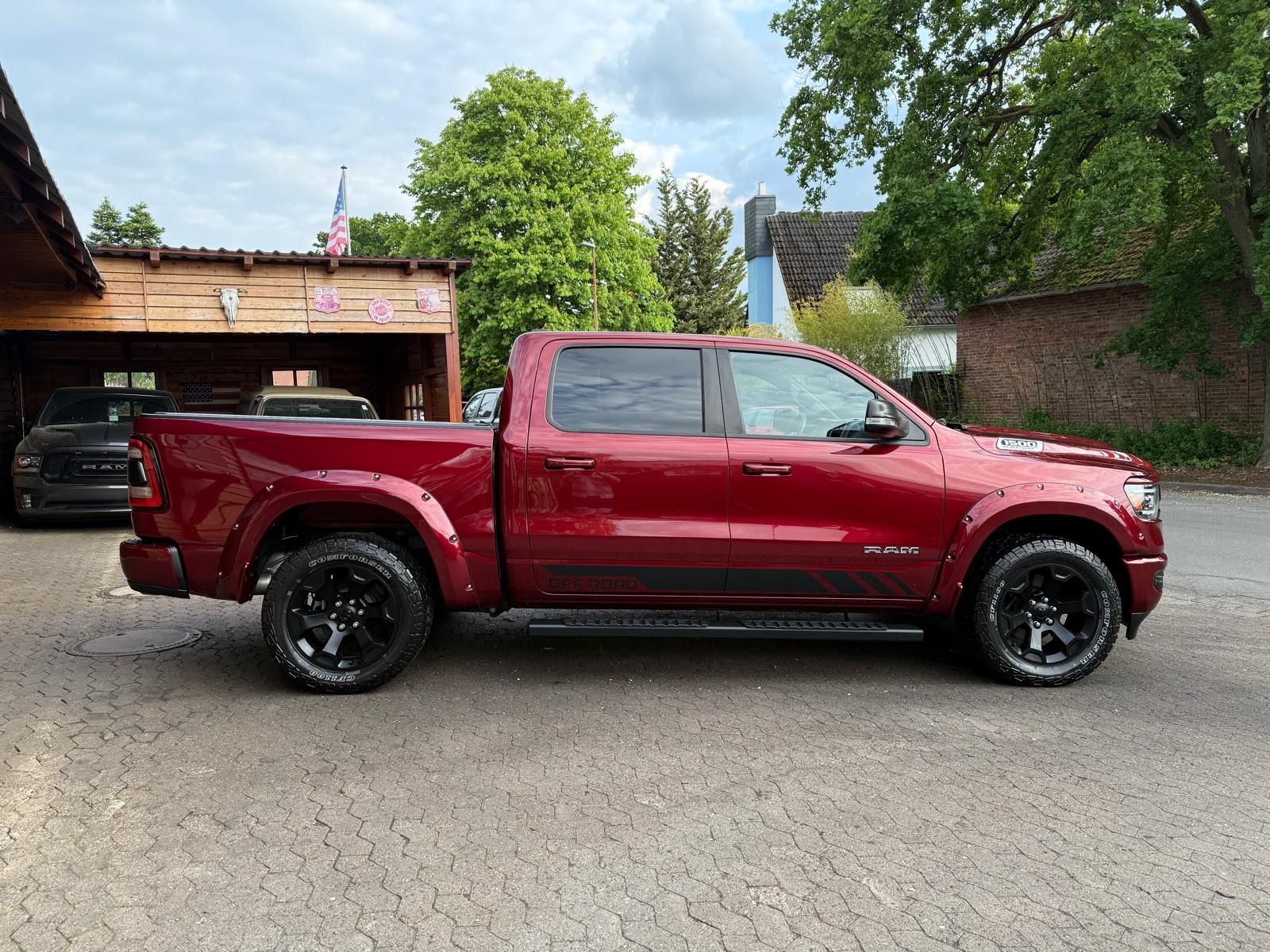 Dodge 5.7*4X4*OFFROAD*LIFT*AHK*NAVI*GARANTIE*ABDECKUNG
