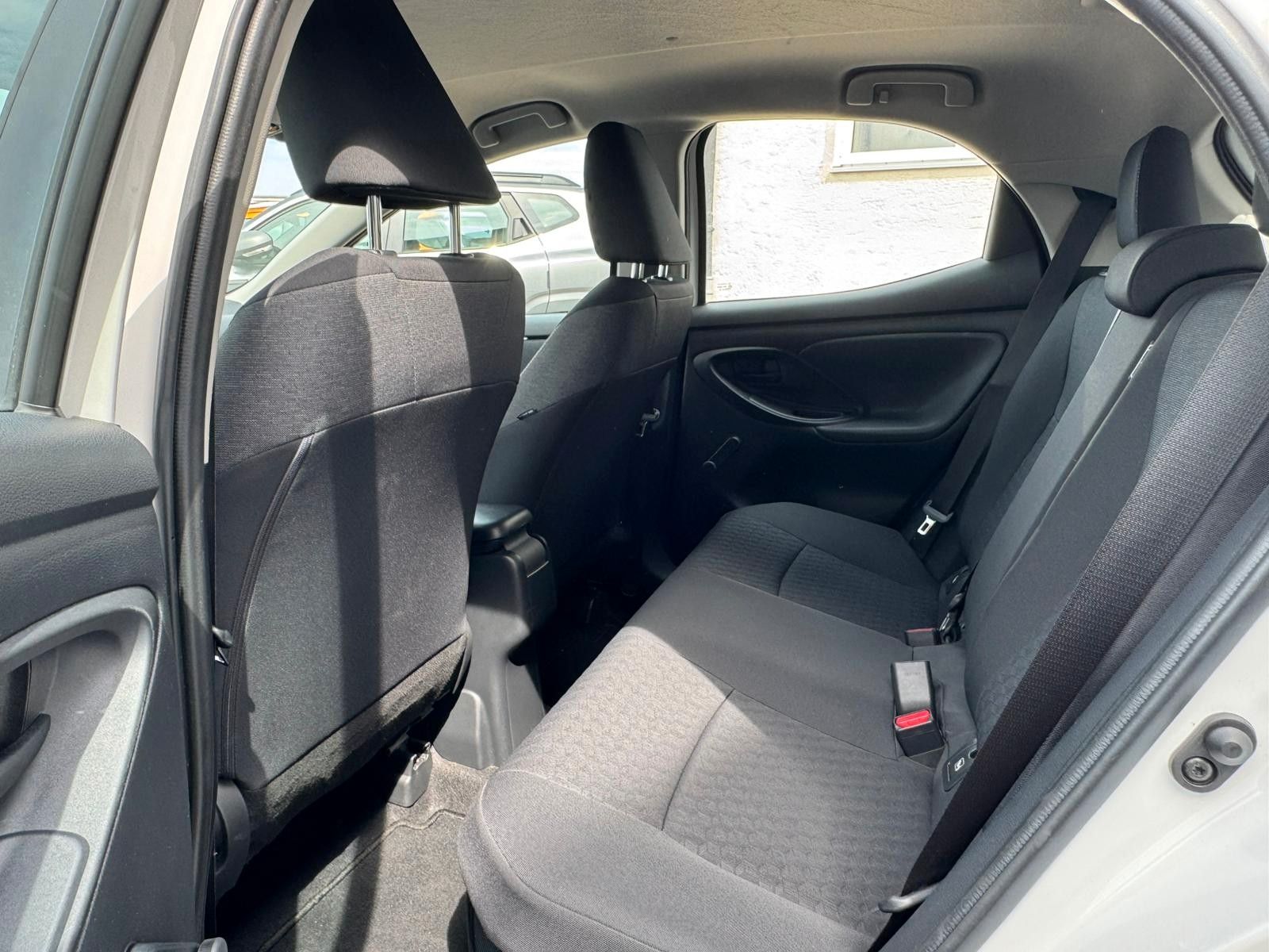Toyota Yaris 1.5 Hybrid AUT Comfort - Samsaru's Car Outlet