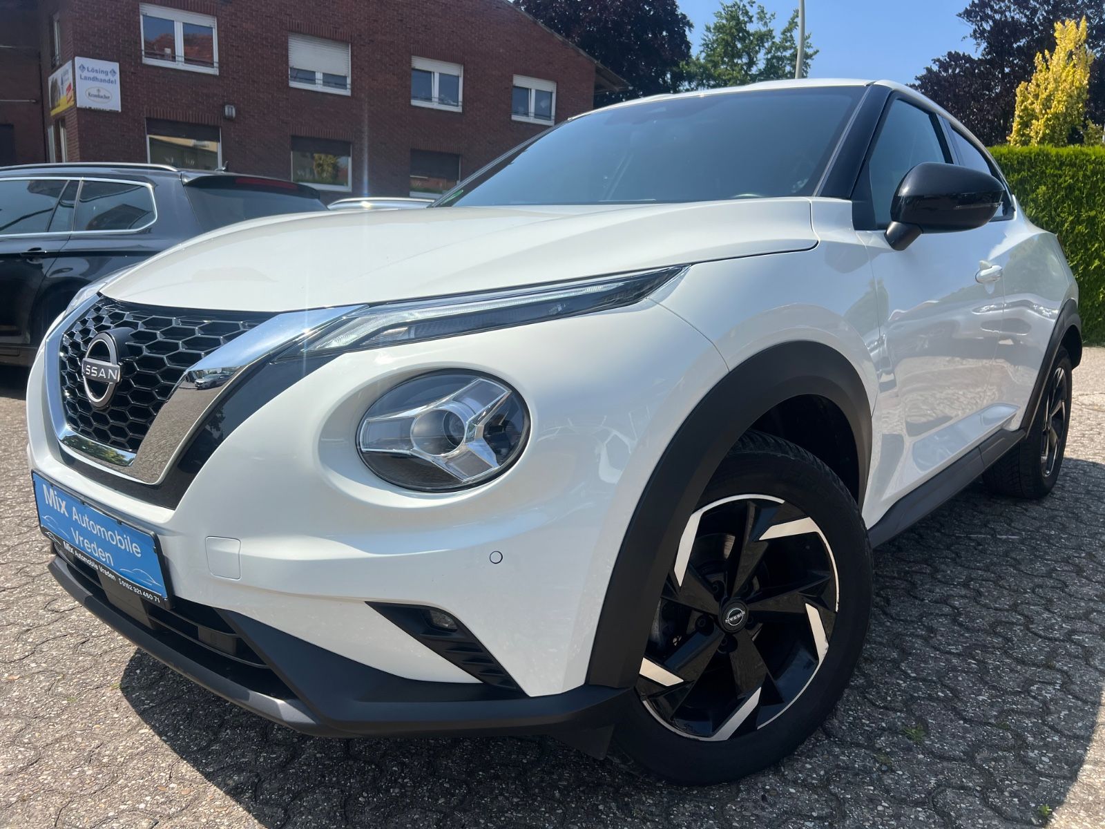 Nissan Juke N-Connecta - Samsaru's Car Outlet