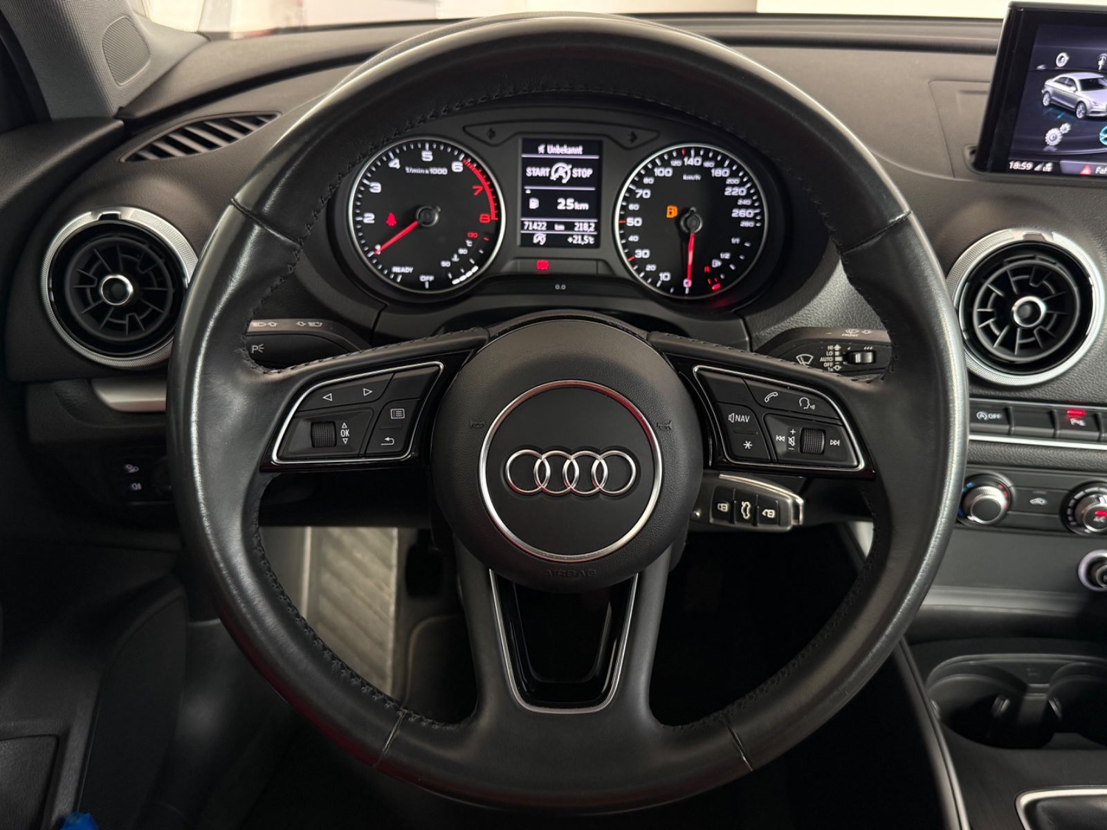 Audi A3 Limousine 30 TFSI basis - Samsaru's Car Outlet