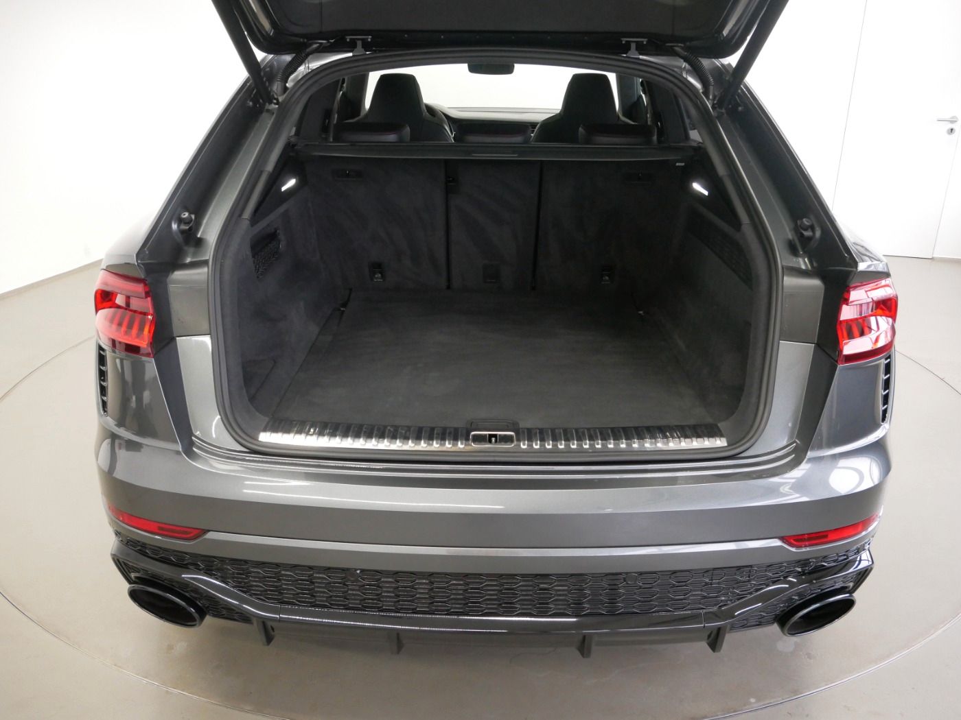 Audi RSQ8 tiptr. KERAMIK MATRIX AHK HEAD-UP Stdhzg.