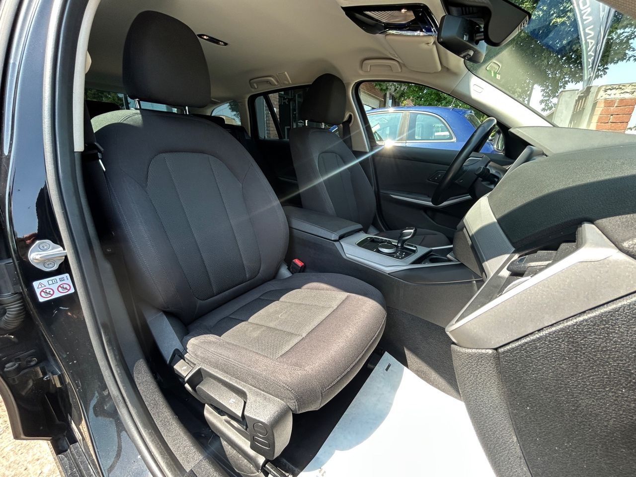 BMW 320 320d xDrive Touring Luxury - Samsaru's Car Outlet