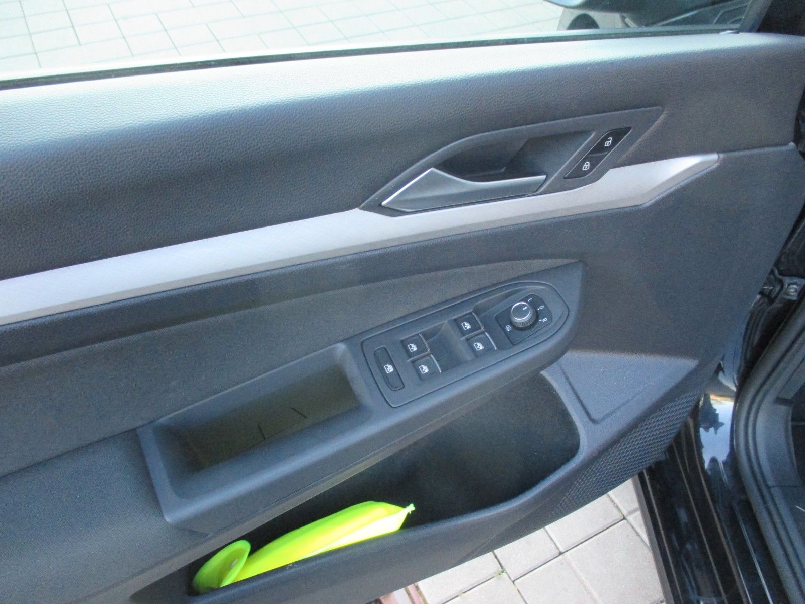 Volkswagen Golf 8 2.0 TDI DSG Life - Samsaru's Car Outlet