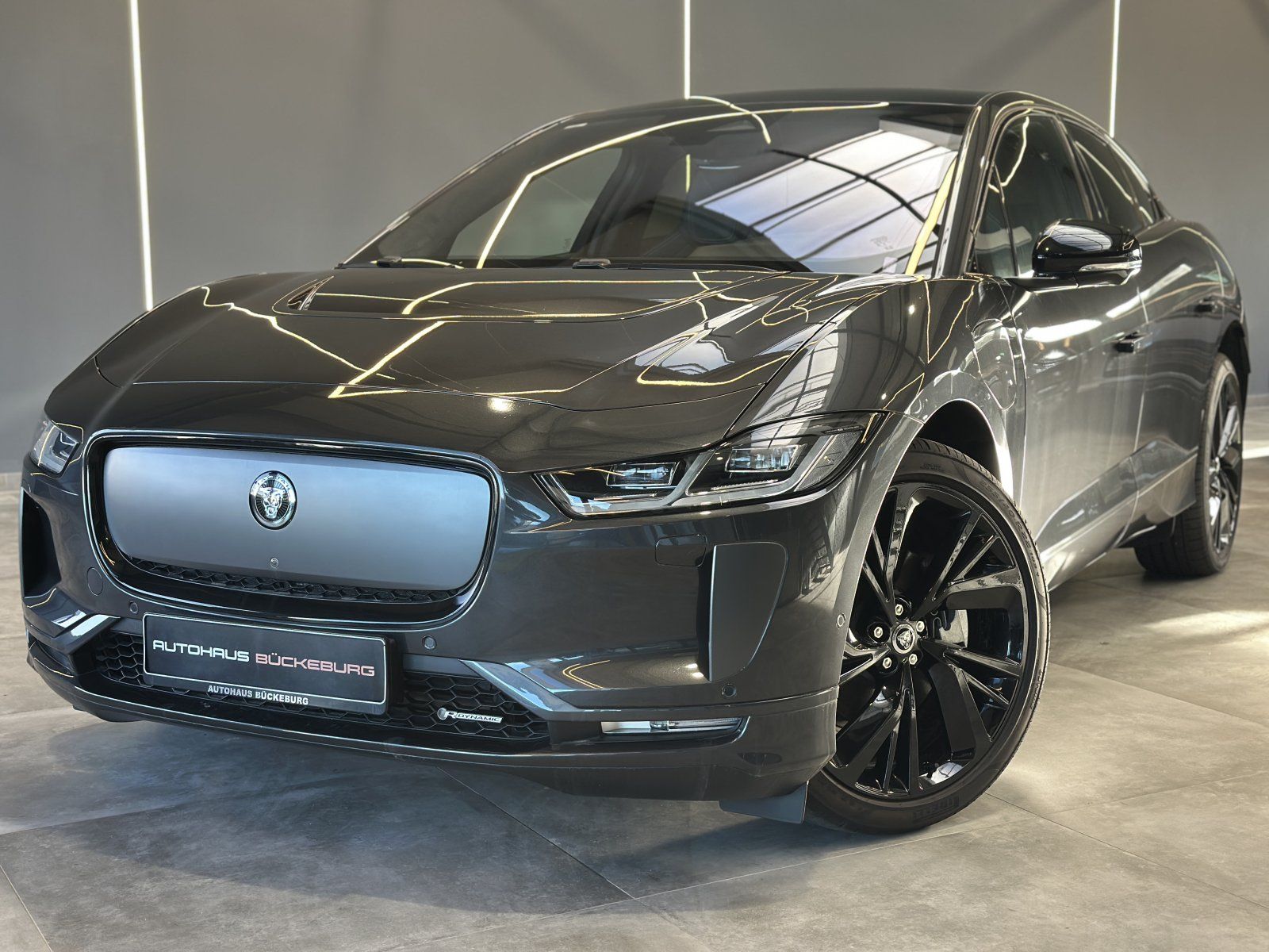 Jaguar I-PACE EV400 R-Dynamic HSE