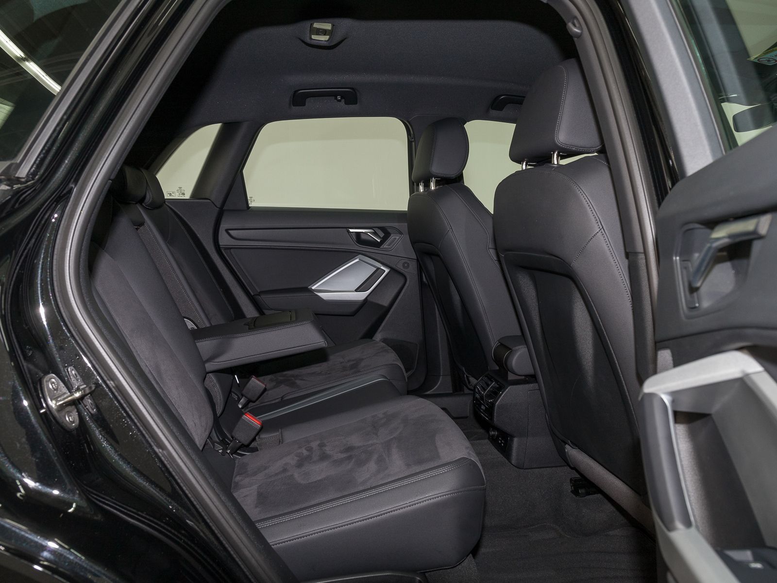 Audi Q3 35 TDI Q S LINE - Samsaru's Car Outlet