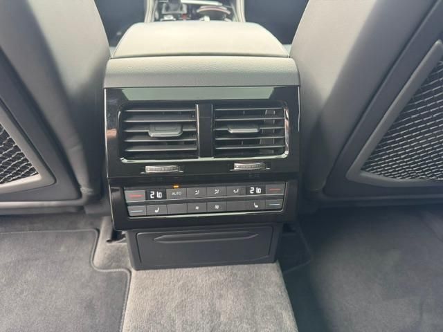 Volkswagen Touareg 3.0 TDI DSG 4Motion R-Line *AHK*Standh.*