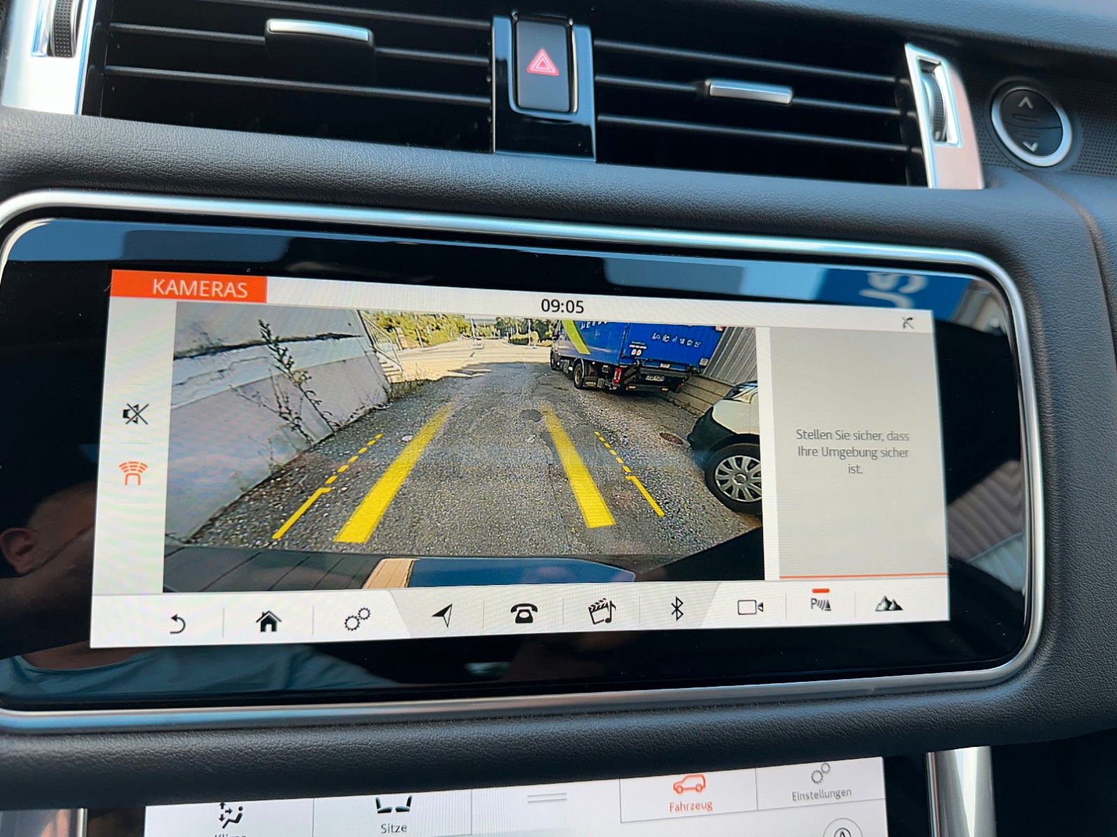 Range Rover Sport SE - Samsaru's Car Outlet