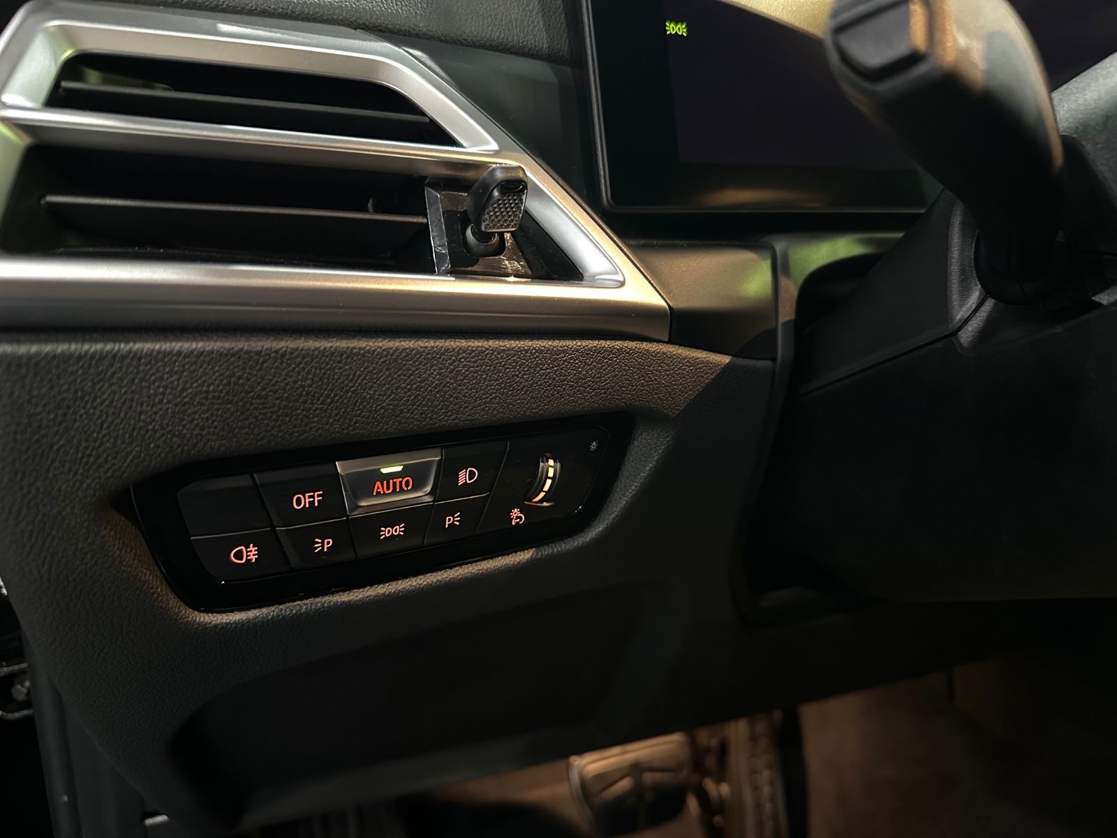 BMW 320 d M Sport /ACC /360°KAMERA / HEAD-UP /1.HAND