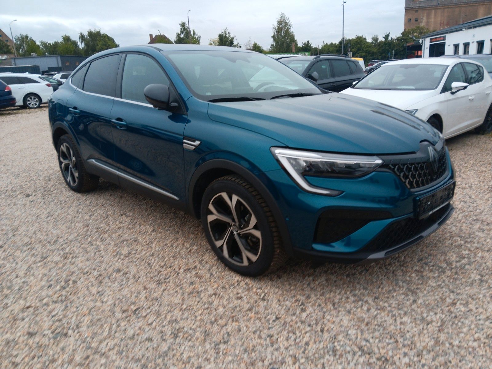 Renault Arkana Techno E-TECH Full Hybrid 145 - Samsaru's Car Outlet