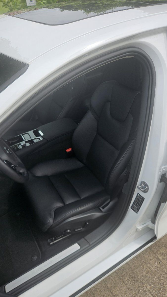 Volvo S60 T8 Ultimate Dark AWD Plug-in Hybrid