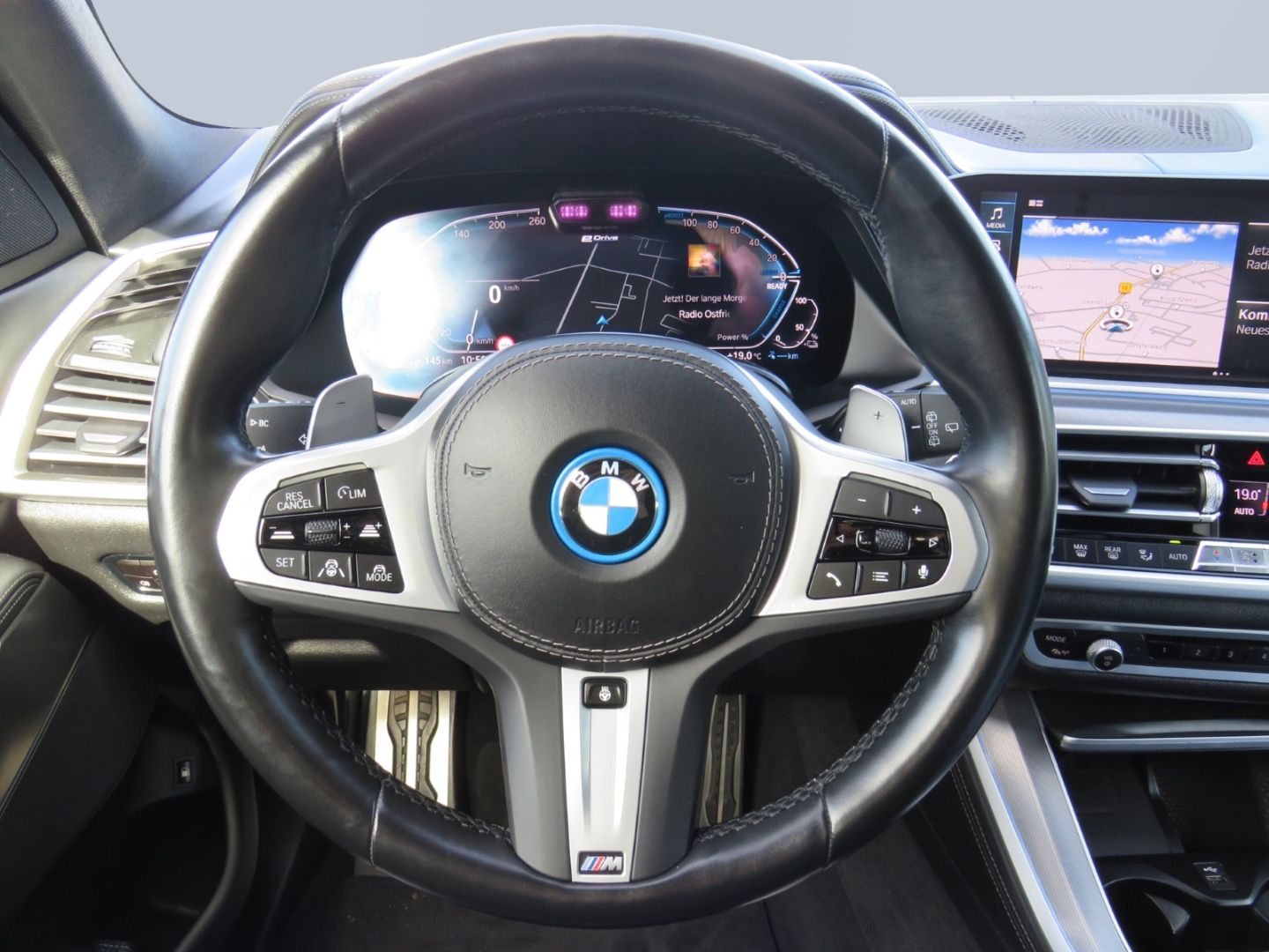 BMW X5 XDRIVE45E M-Sport Pano AHK HuD Laser Luftfede