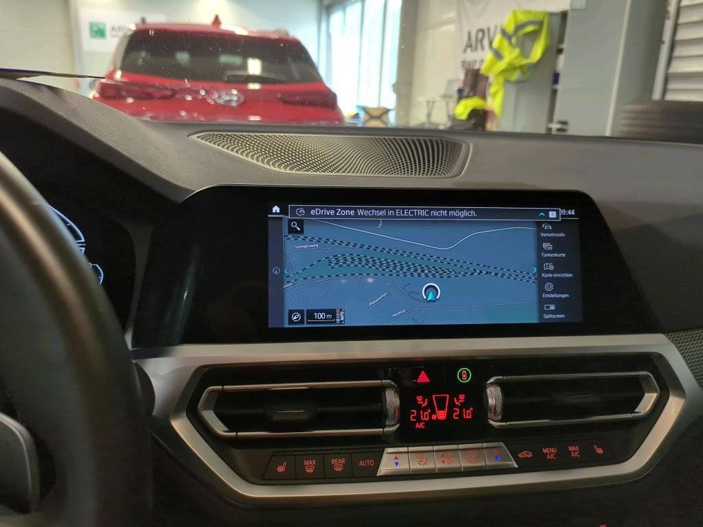 BMW 330e xDrive M Sport - Samsaru's Car Outlet
