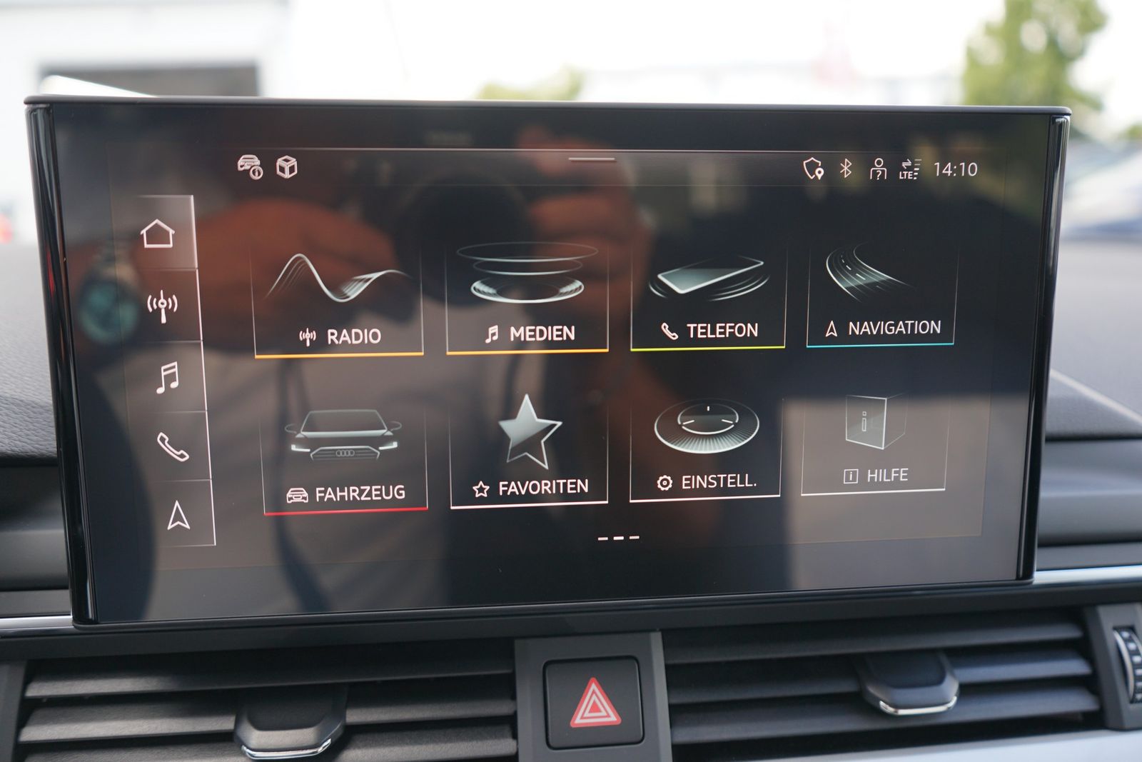 Audi A4 Avant 40 TFSI S line - Samsaru's Car Outlet