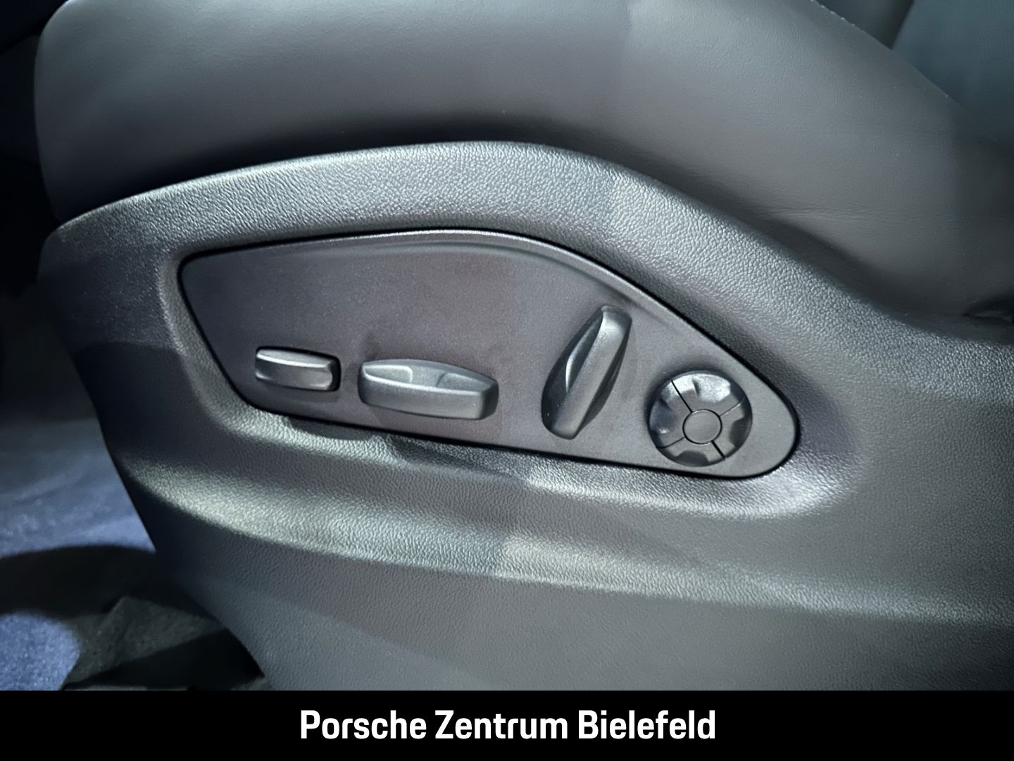 Porsche Cayenne S  Nogaroblau Perleffekt BOSE LED-Matrix