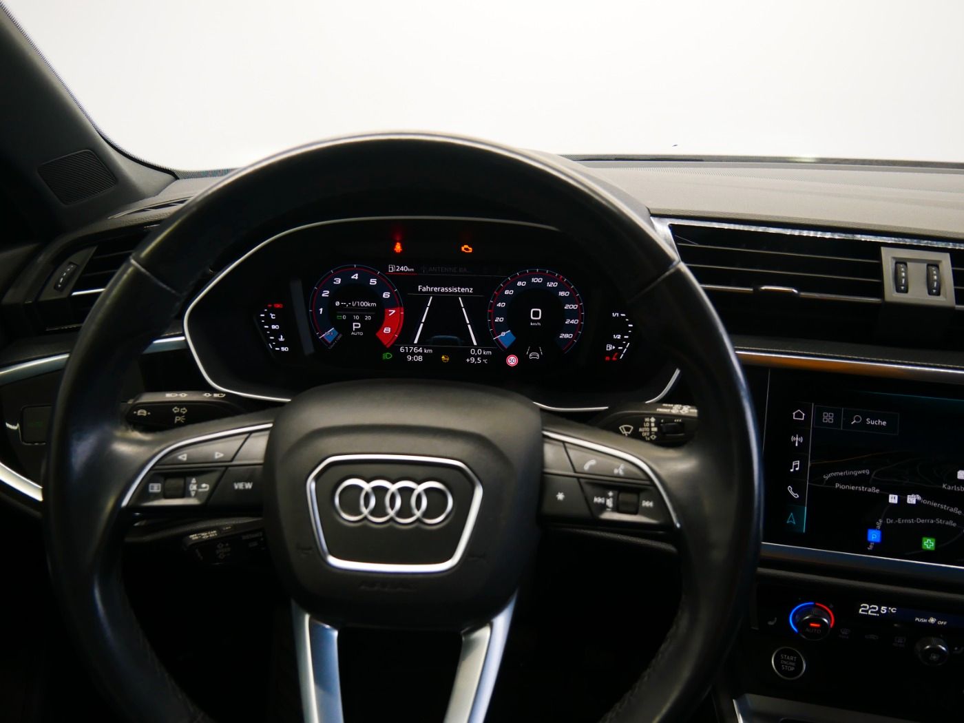 Audi Q3 45 TFSI quattro advanced - Samsaru's Car Outlet