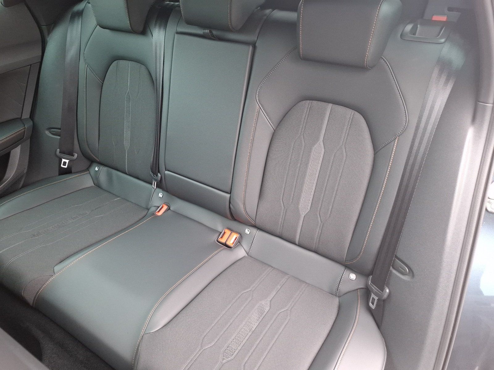 Cupra Formentor 2.0 TSI 4Drive VZ AHK Pano 19'' el.Hec