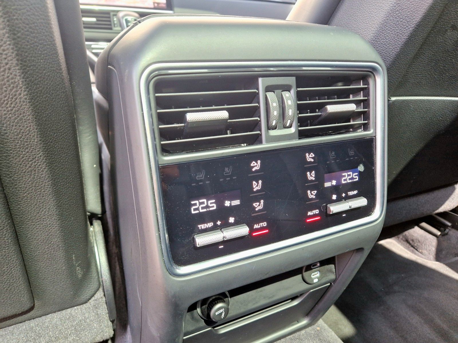 Porsche Cayenne E-Hybrid +SPORTABGAS+PANO+HUD+MEMORY+