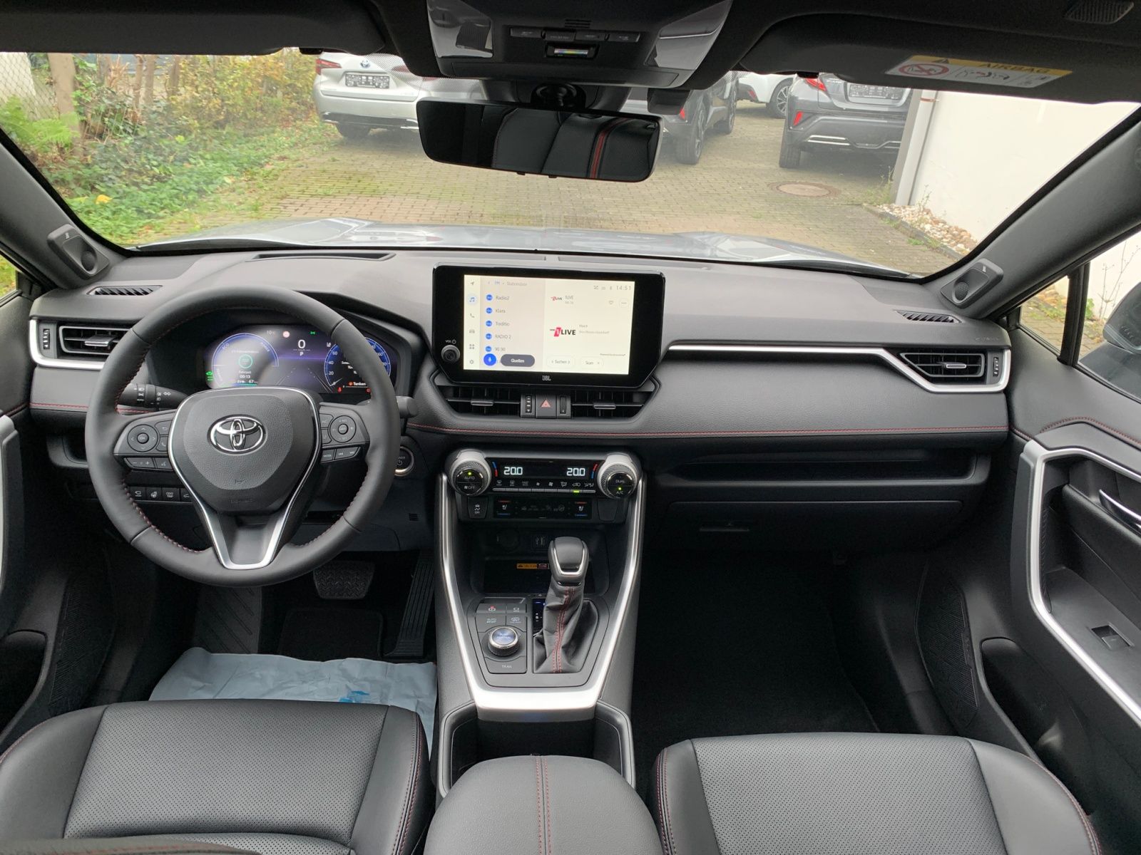 Toyota RAV4 Plug-in Hybrid Style - Samsaru's Car Outlet