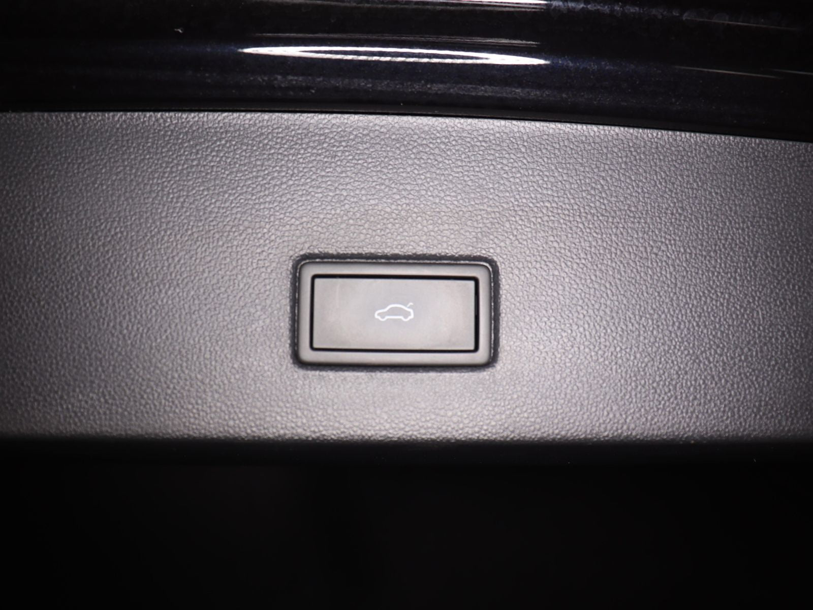 Volkswagen T-Roc R-Line - Samsaru's Car Outlet