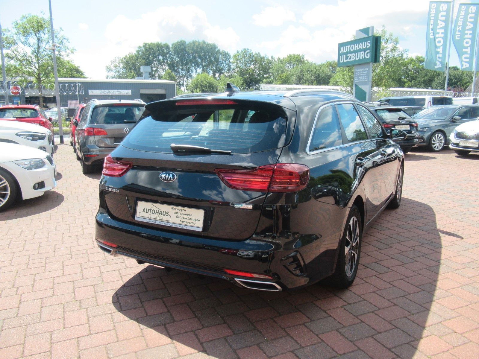 Kia cee'd SW 1.6 GDI DCT Spirit - Samsaru's Car Outlet
