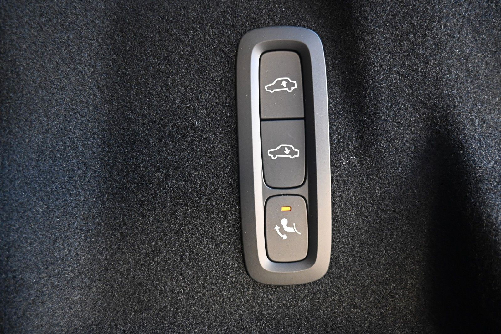 Volvo XC60 B5 B AWD Ultra Black Edition*LUFT*360°*ACC