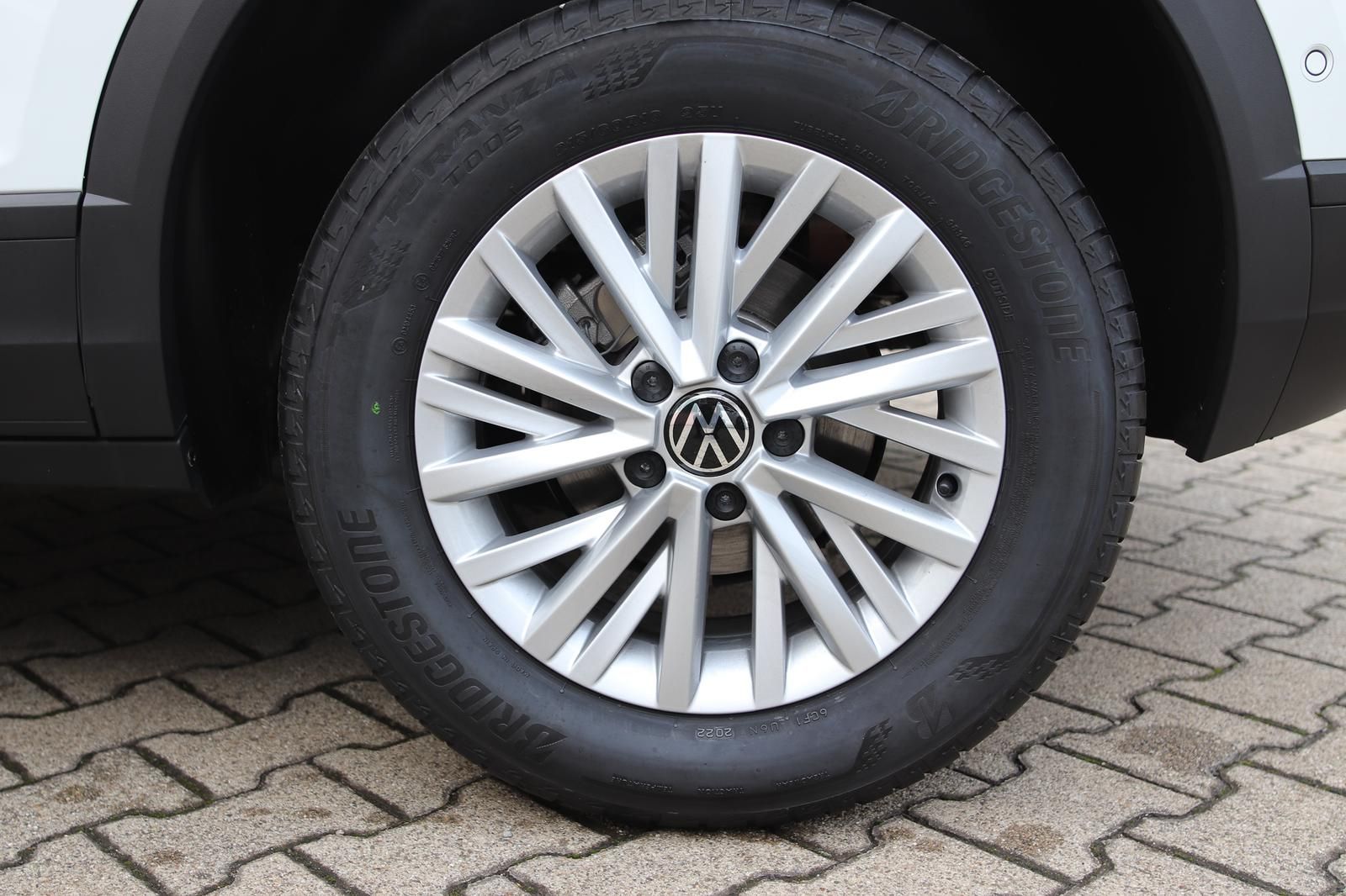 Volkswagen T-Roc 1.5 TSI Life DSG - Samsaru's Car Outlet