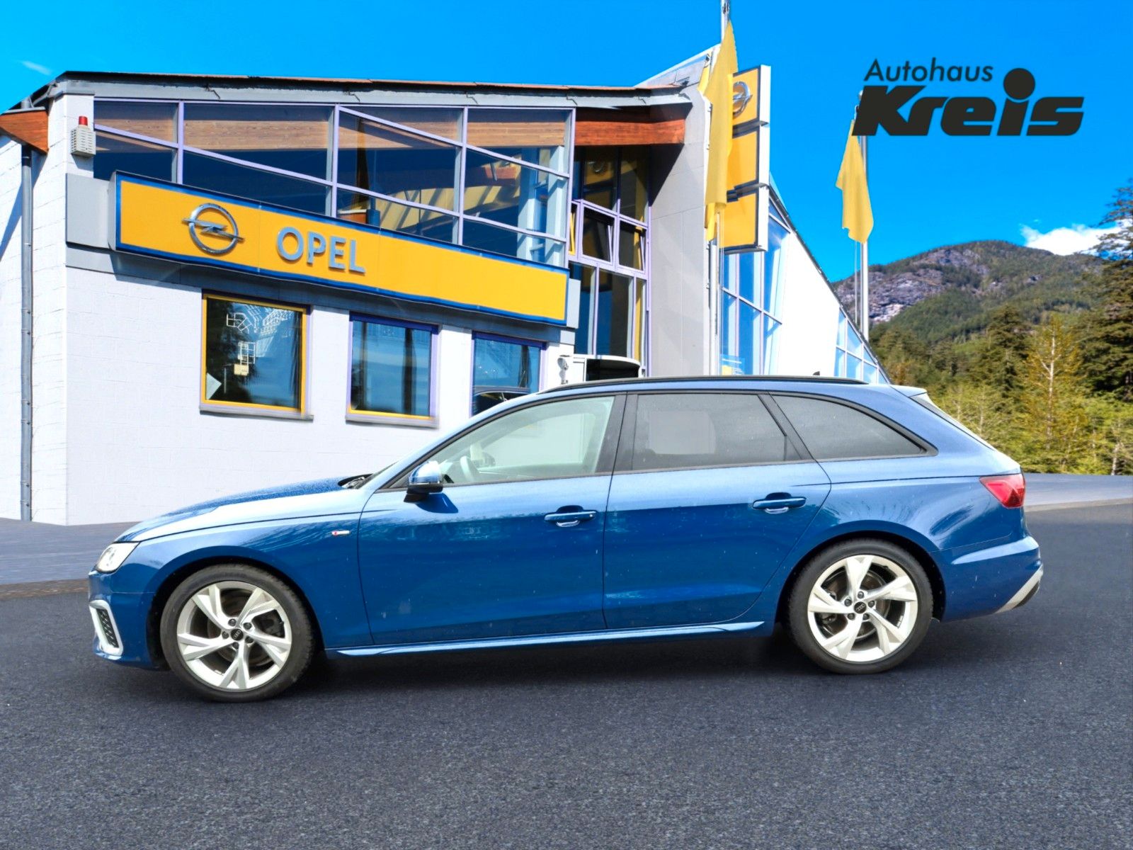 Audi A4 Avant 35 TFSI S line - Samsaru's Car Outlet