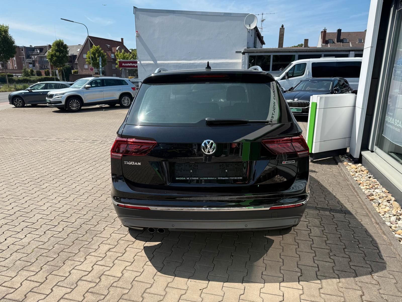 Volkswagen Tiguan Highline 4Motion - Samsaru's Car Outlet