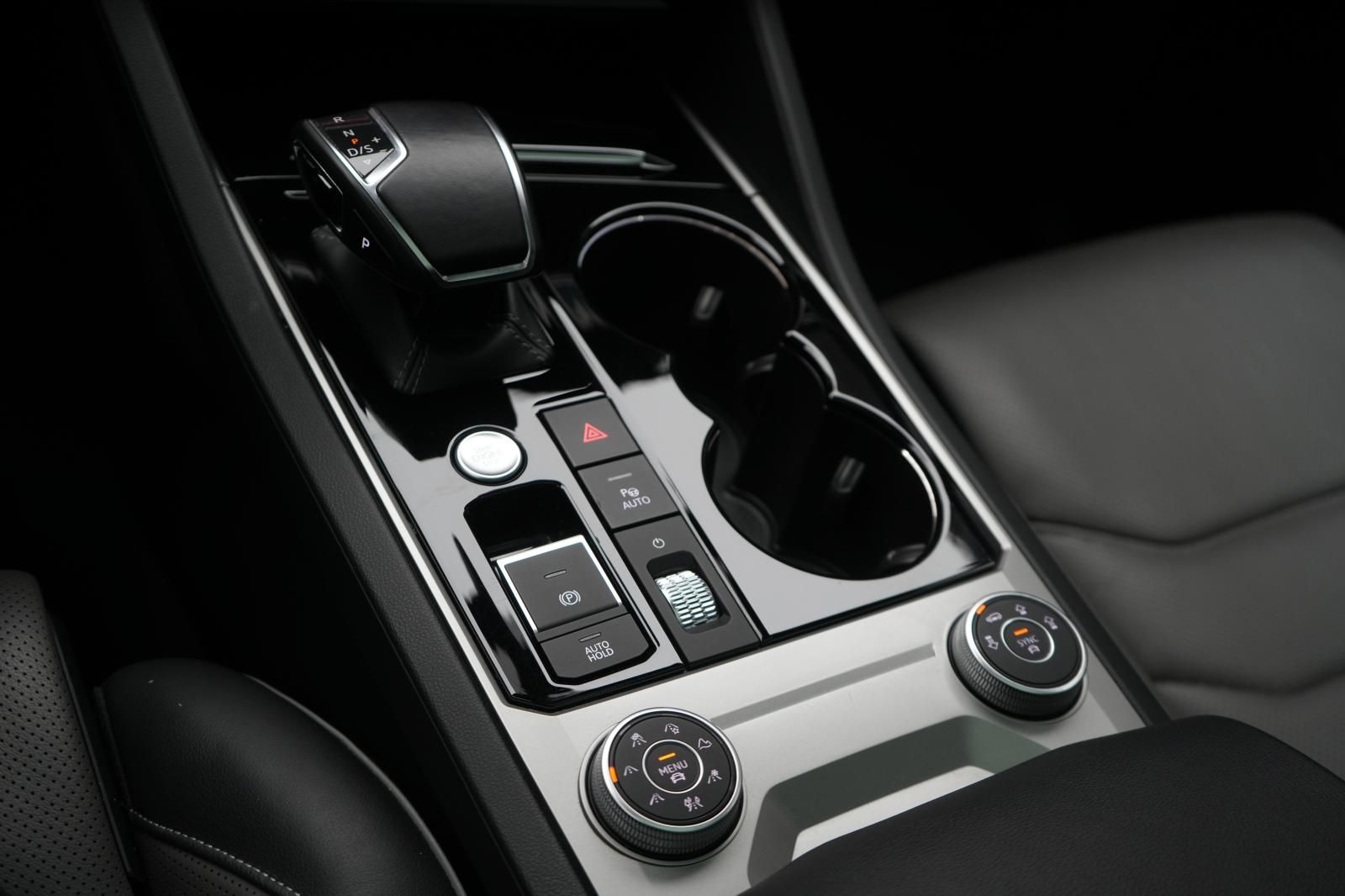 Volkswagen Touareg 3.0 V6 TDI 4Motion R line - Samsaru's Car Outlet