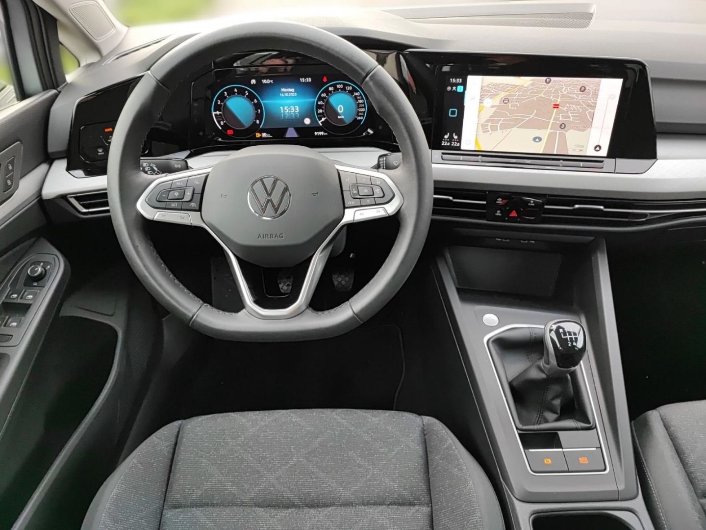Volkswagen Golf Variant VIII 8 Life 1.0 TSI - Samsaru's Car Outlet