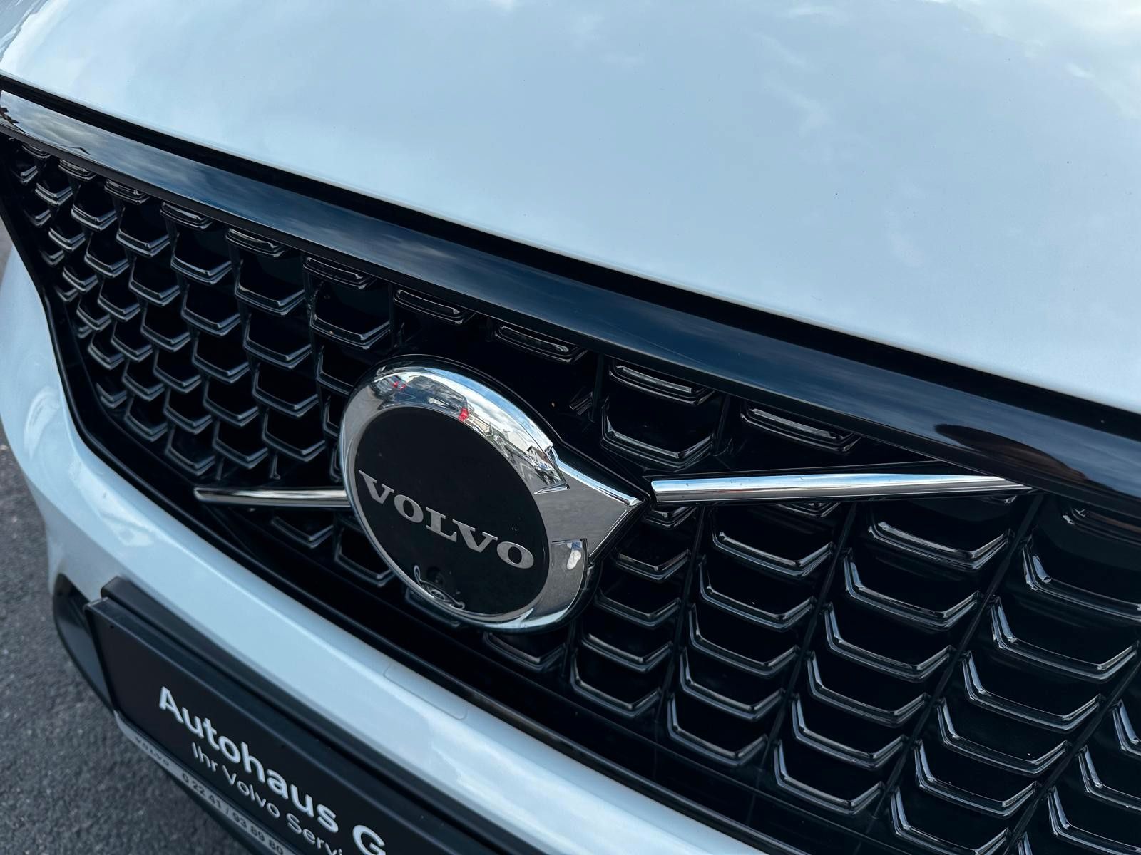 Volvo XC40 B3 Plus Dark Leder,AHK,Pano,360°,BLIS,ACC