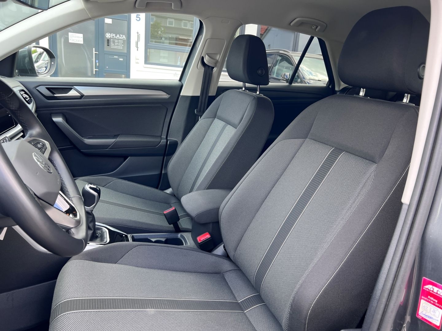 Volkswagen T-Roc 1.0TSI Life - Samsaru's Car Outlet