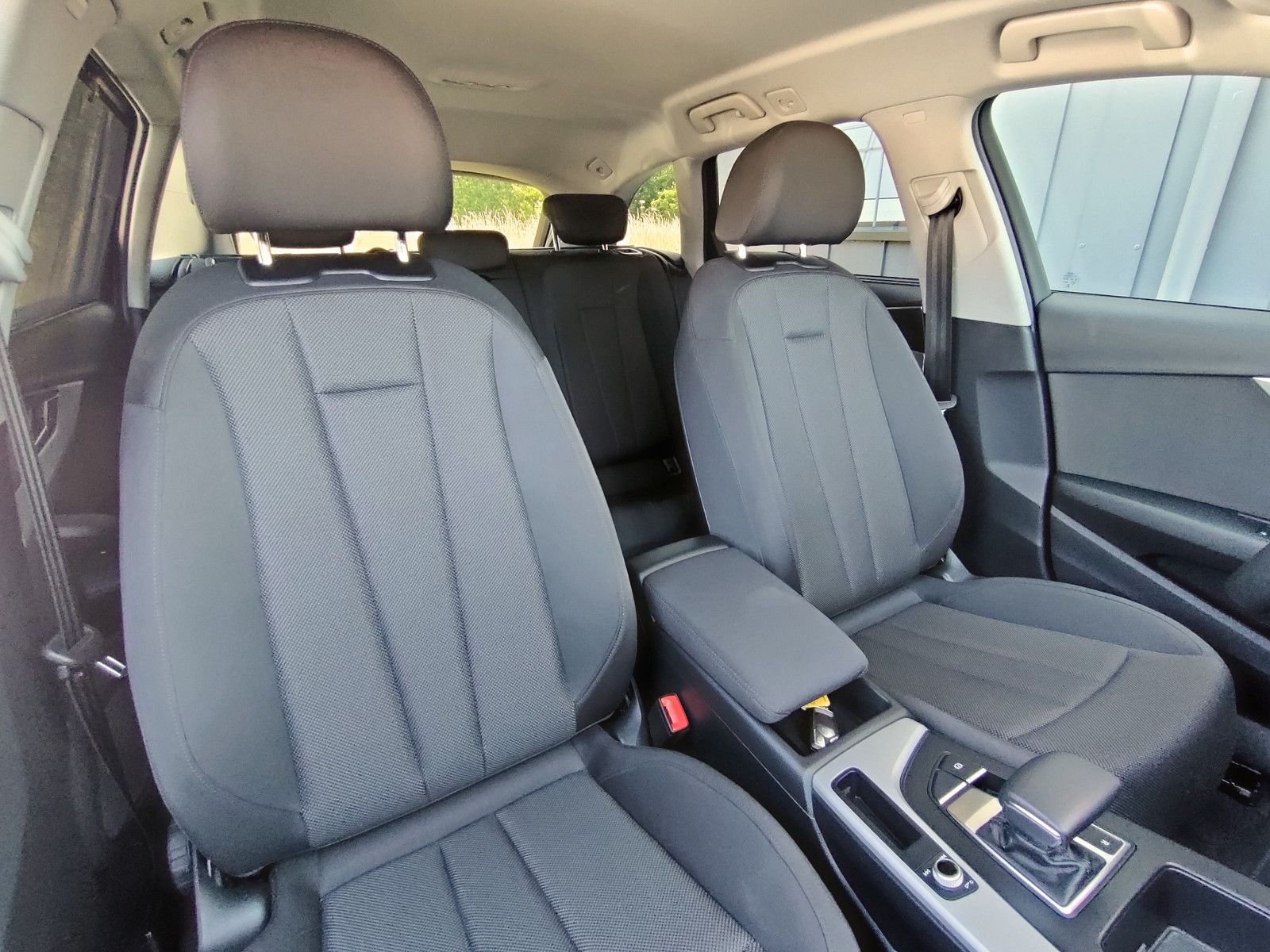 Audi A4 Avant 35 TFSI S line - Samsaru's Car Outlet