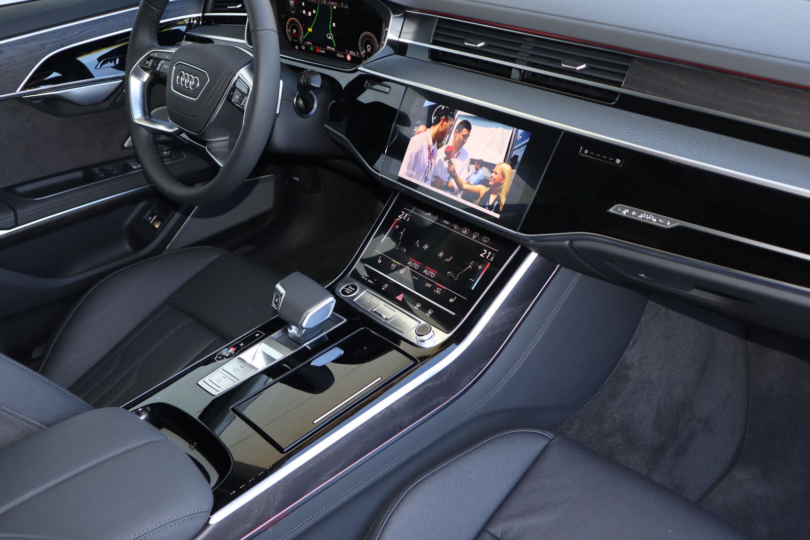 Audi A8L 60 TFSIe lang - Samsaru's Car Outlet