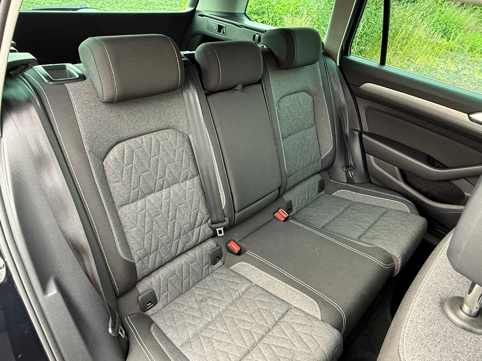 Volkswagen Passat Variant Business - Samsaru's Car Outlet