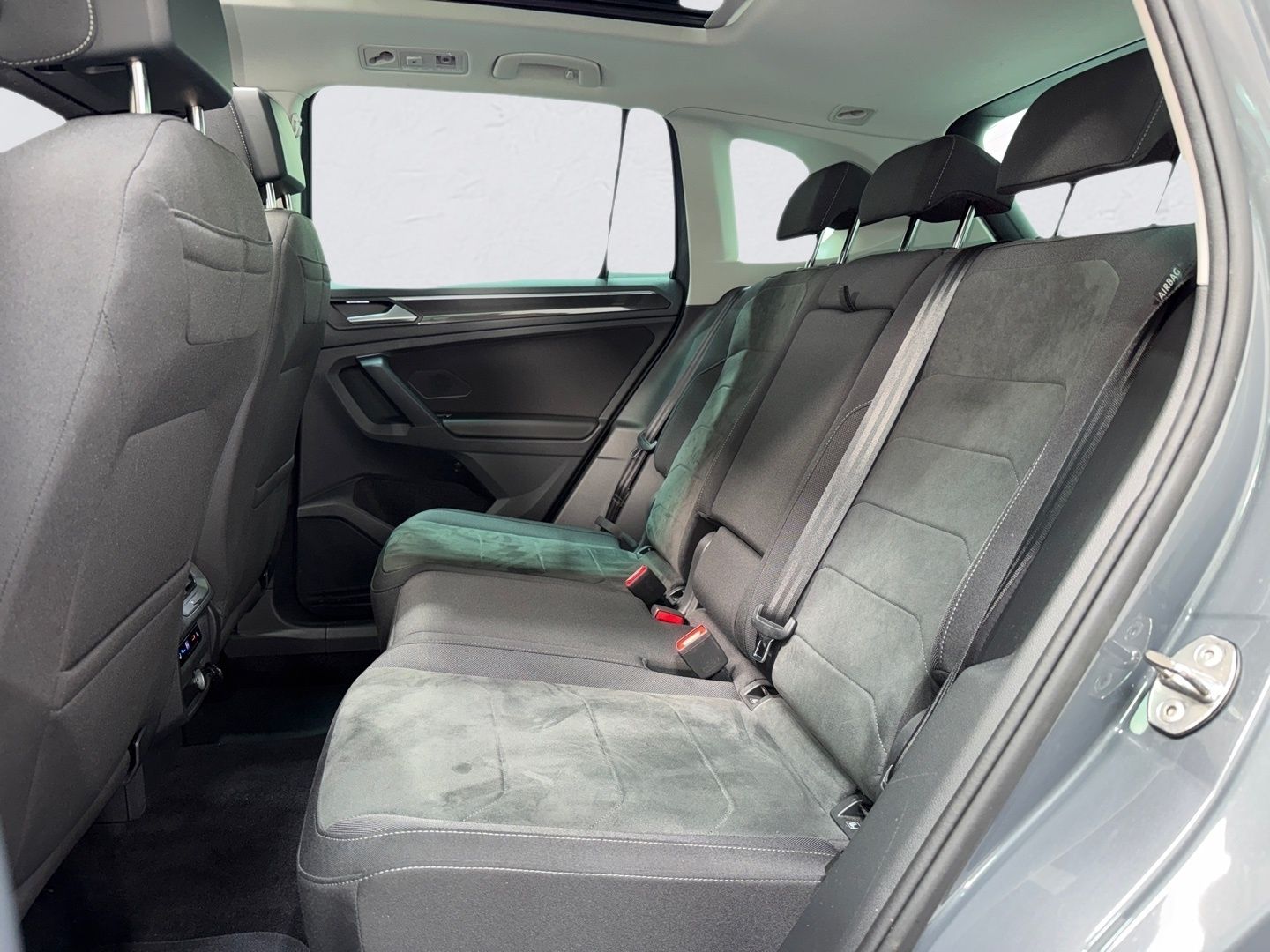 Volkswagen Tiguan 2.0 TSI 4M DSG ELEGANCE MATRIX PANO AHK K