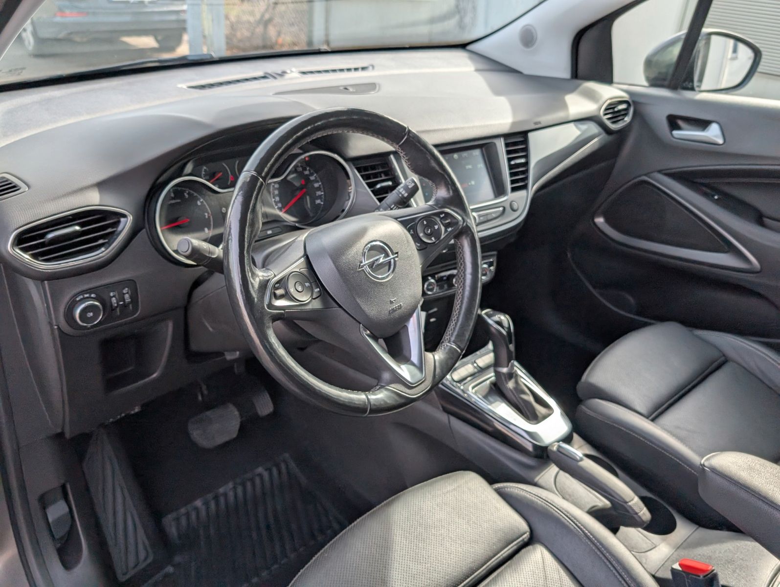 Opel Crossland Elegance 1.5D - Samsaru's Car Outlet