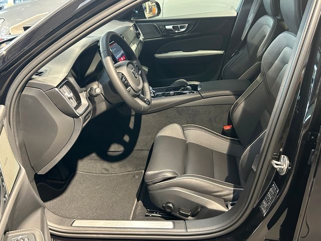 Volvo V60 Plus Dark AWD T8 PHEV NAVI AHK 360°RFK  ACC