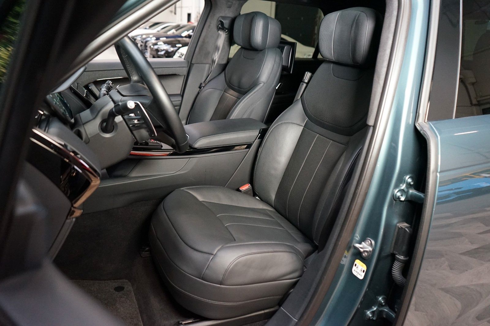 Range Rover Sport D350 AUTOBIO - Samsaru's Car Outlet