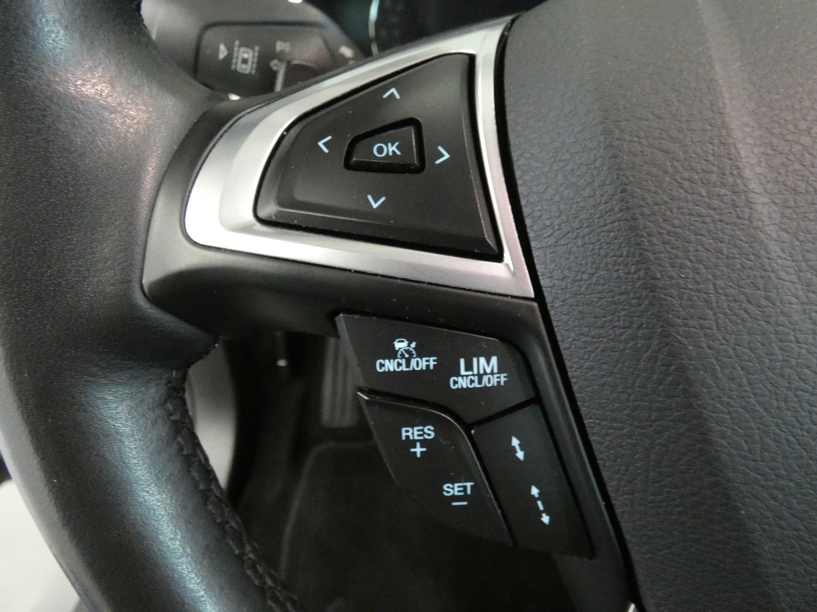 Ford Mondeo 2.0 Titanium - Samsaru's Car Outlet