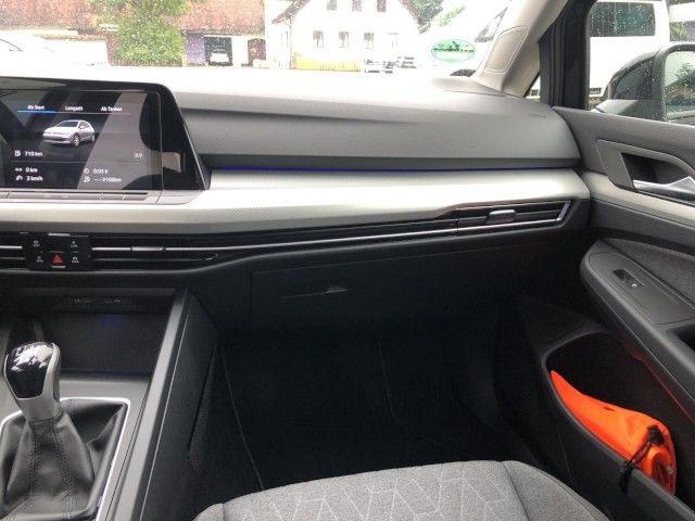 Volkswagen Golf VIII 1.5 TSI Move - Samsaru's Car Outlet
