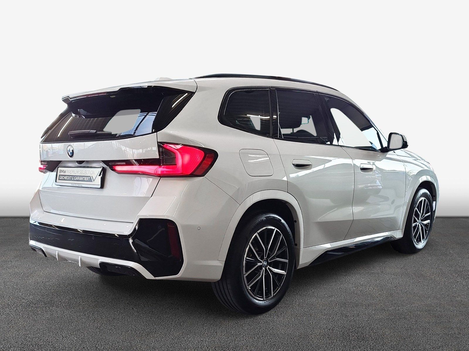 BMW X1 xDrive23i M-Sport - Samsaru's Car Outlet
