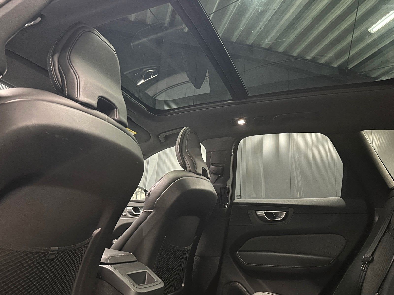 Volvo XC60 Plus Black Edition AWD*21Zoll*PANORAMA*AHK*