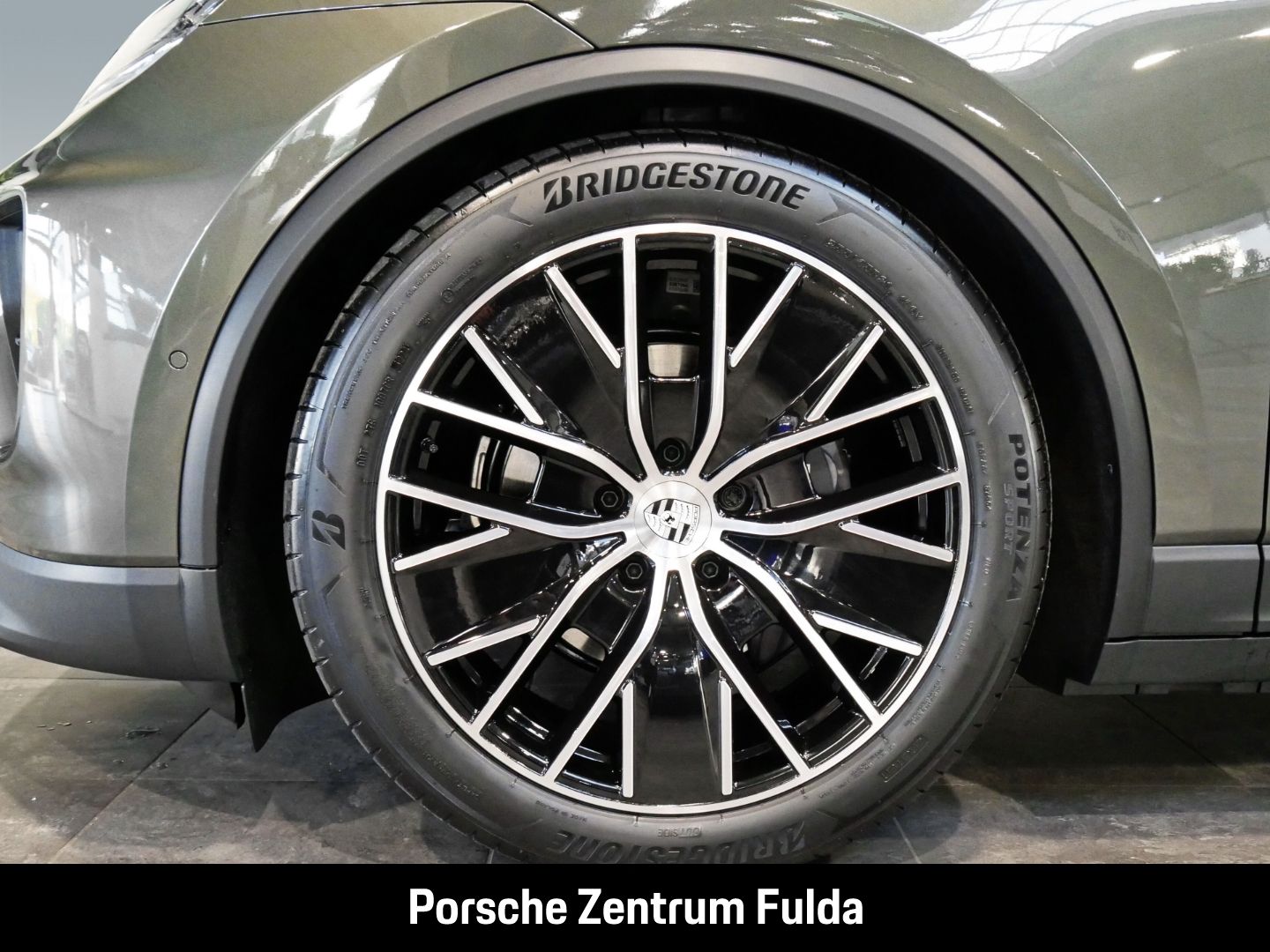 Porsche Macan 4 - Samsaru's Car Outlet