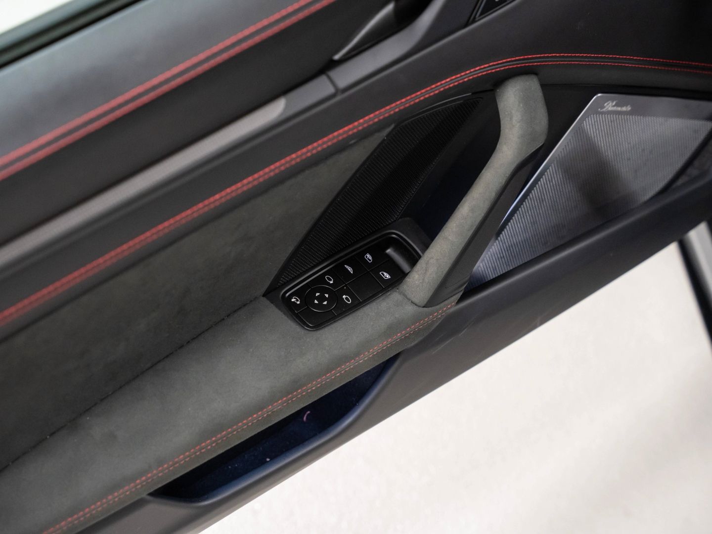 Porsche 992 Carrera 4 GTS Cabriolet InoDrive Burmester
